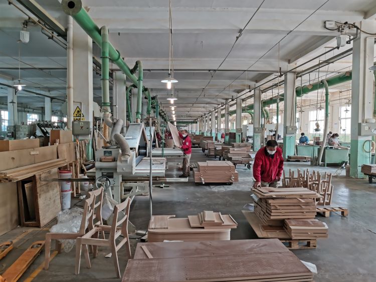 青島家具出口爆發(fā) 有企業(yè)訂單已排到2021年4月