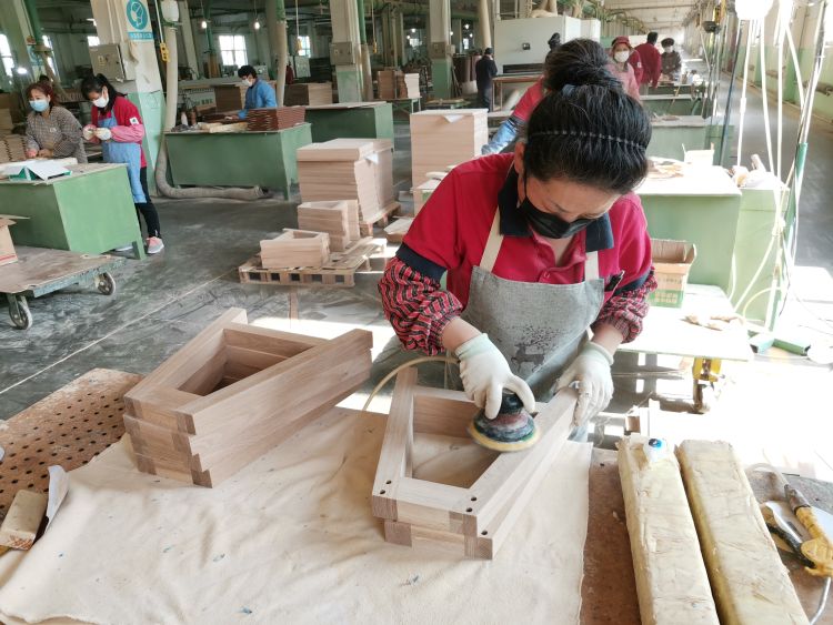 青島家具出口爆發(fā) 有企業(yè)訂單已排到2021年4月