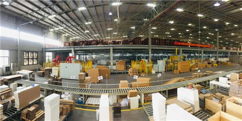 （龍洋木業生產車間）